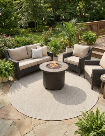 7' 10 x 7' 10 Easy-Clean Solid Indoor / Outdoor Round Rug