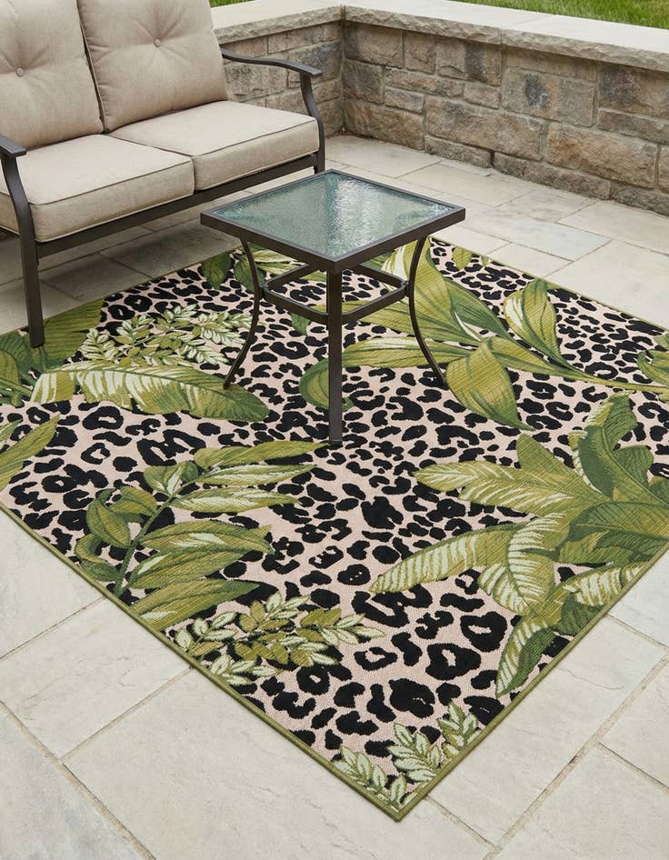 Detail image of 6' x 6' Washable Botanical Indoor / Outdoor Square Rug