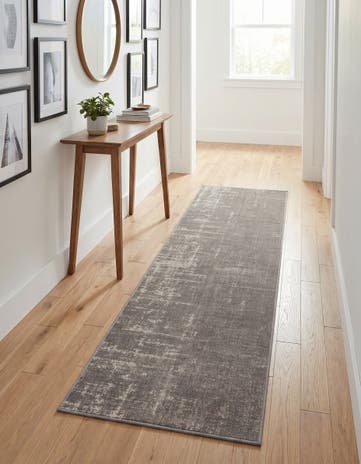 2' x 6' Valencia Runner Rug