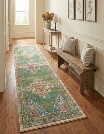 2' 7 x 10' Isabella Runner Rug