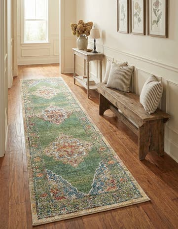 2' 7 x 10' Isabella Runner Rug
