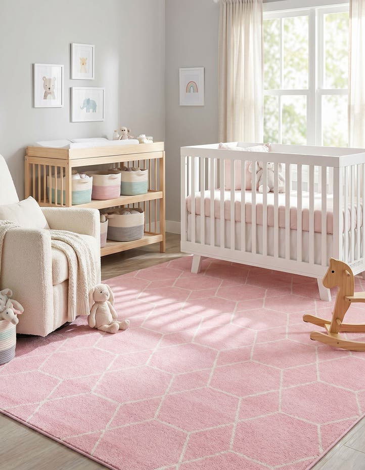 7' 10 x 10' Lattice Frieze Rug