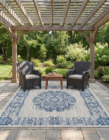 Blue Easy-Clean Traditional Indoor / Outdoor Square Rug