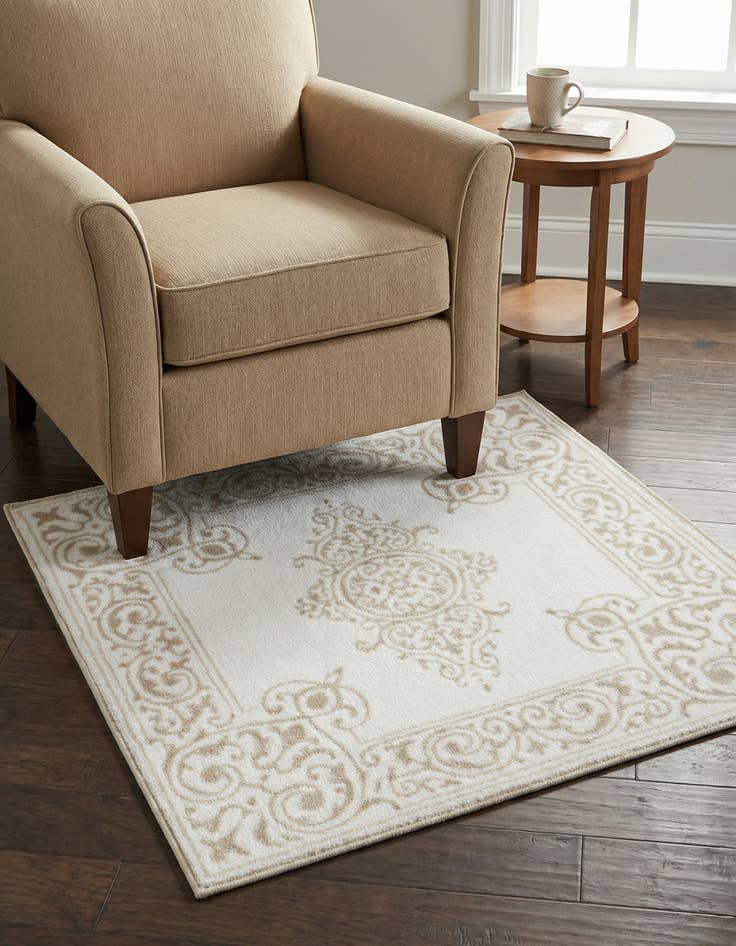 Detail image of 3' 3 x 3' 3 Hermitage Square Rug