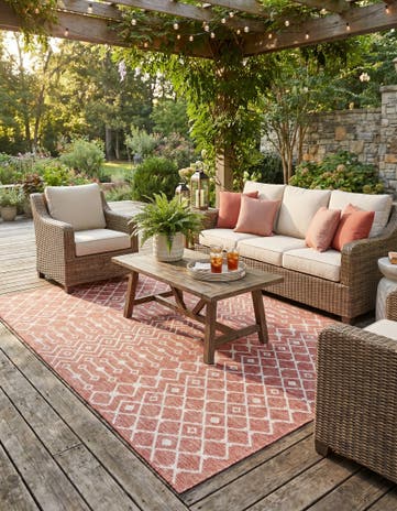 7' 10 x 11' Easy-Clean Lattice Indoor / Outdoor Rug