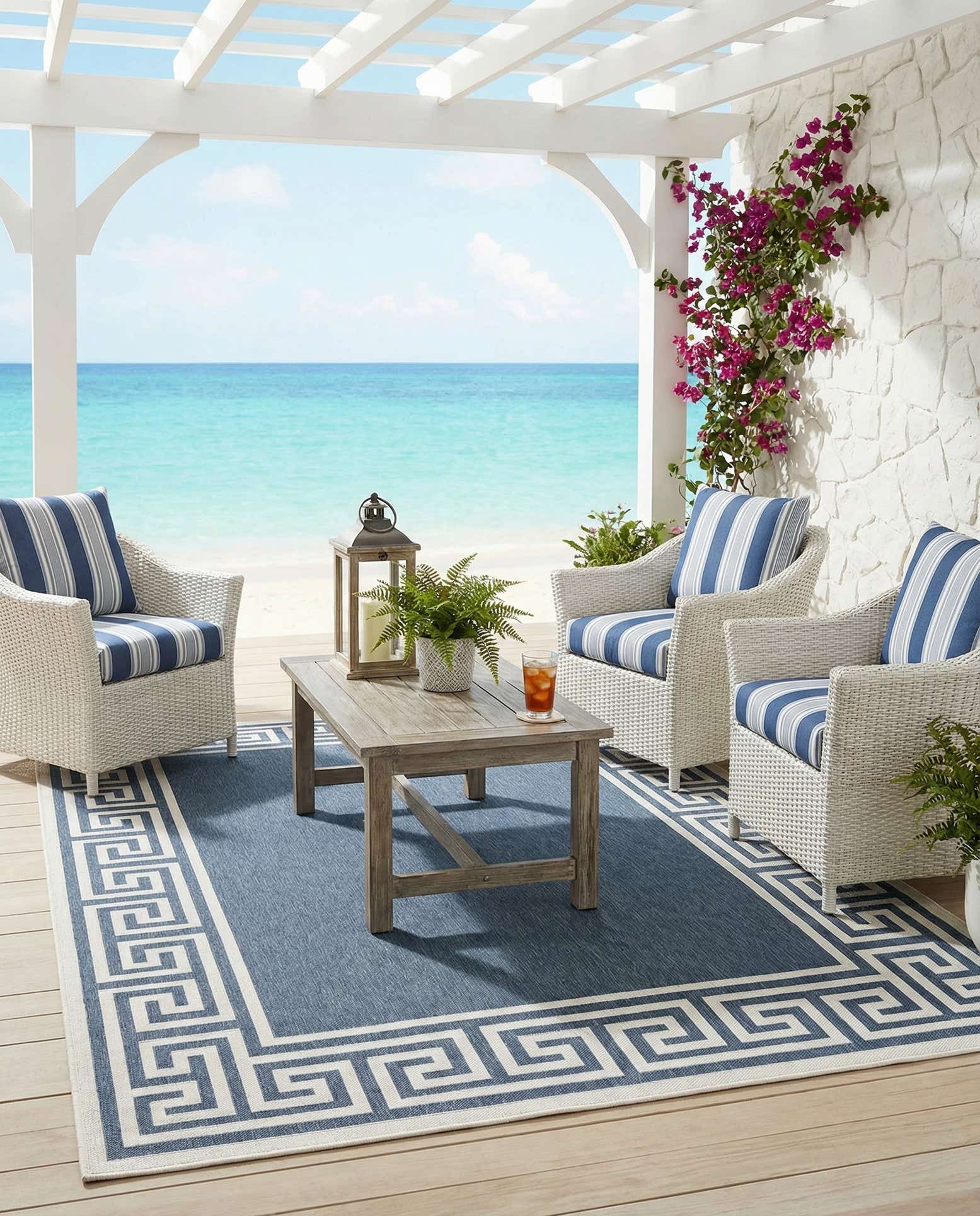 5' 3 x 8' Easy-Clean Coastal Indoor / Outdoor Rug