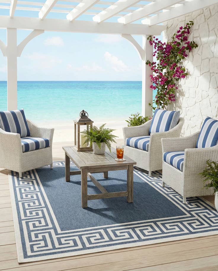 Detail image of 5' 3 x 8' Easy-Clean Coastal Indoor / Outdoor Rug