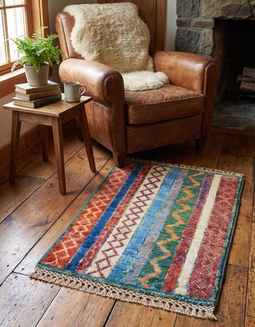 1' 4 x 2' Hand Knotted Ziegler Rug