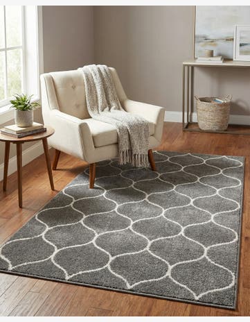 Dark Gray Lattice Frieze Rug