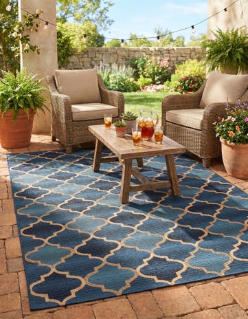 5' 3 x 8' Easy-Clean Trellis Indoor / Outdoor Rug