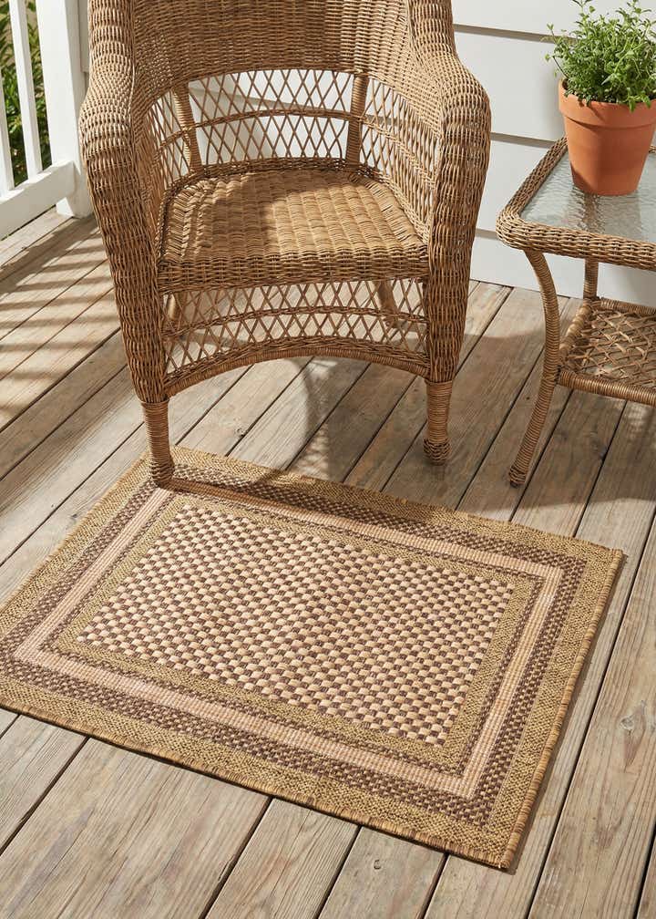 2' 2 x 3' Easy-Clean Border Indoor / Outdoor Rug