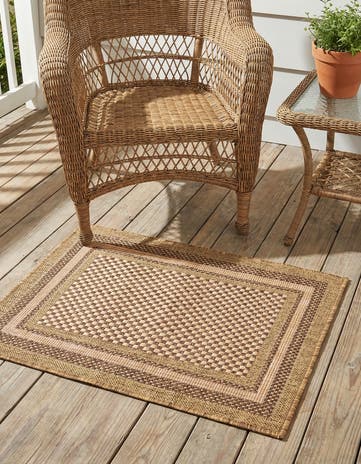 2' 2 x 3' Easy-Clean Border Indoor / Outdoor Rug