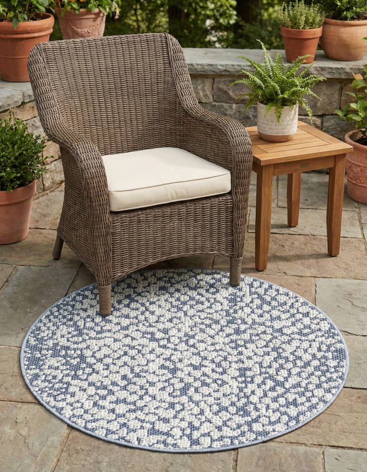 Detail image of 3' 1 x 3' 1 Washable Safari Indoor / Outdoor Round Rug