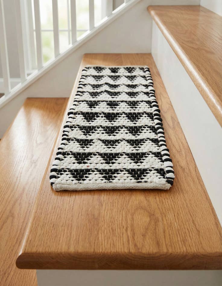 Detail image of 0' 9 x 2' 6  Hand Woven Chindi Jute Stair Rug