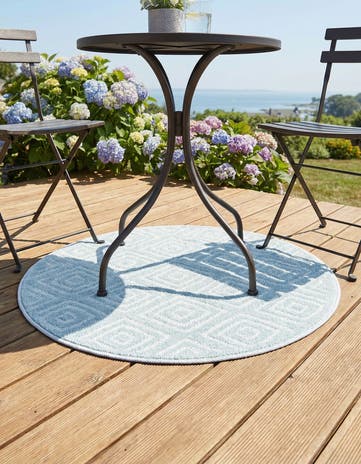 3' x 3' Easy-Clean Sabrina Soto Indoor / Outdoor Round Rug