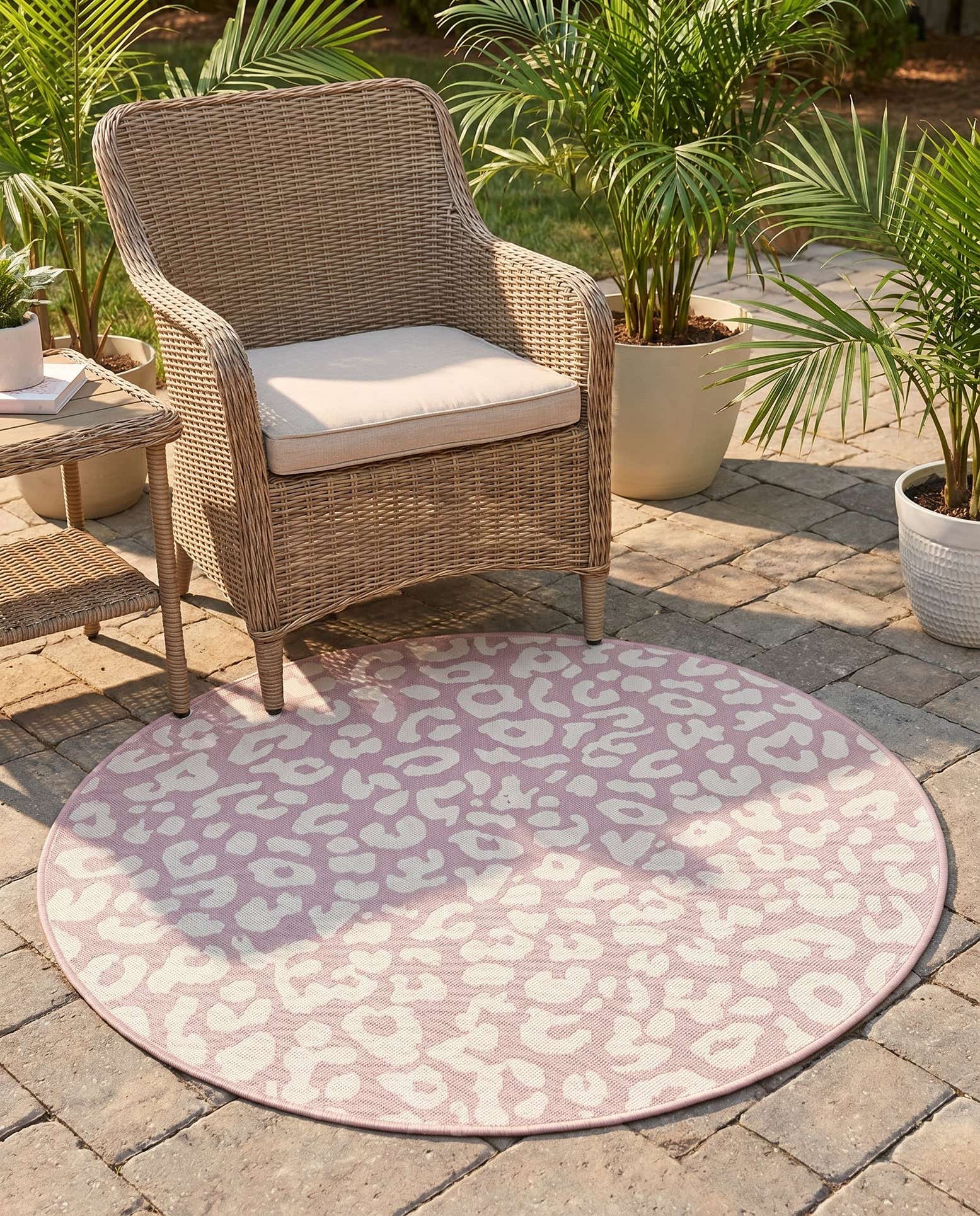 4' x 4' Easy-Clean Safari Indoor / Outdoor Round Rug