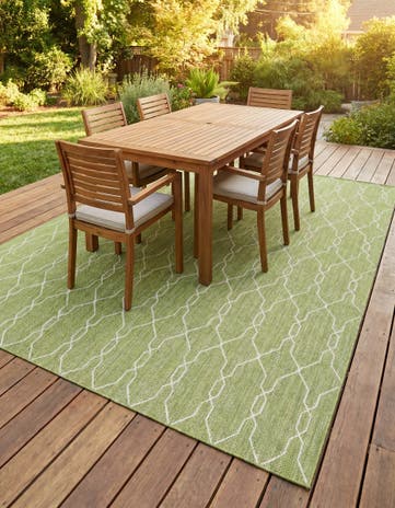 9' x 12' Easy-Clean Lattice Indoor / Outdoor Rug