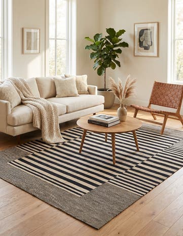 4' 2 x 5' 9 Hand Woven Kilim Modern Wool Rug