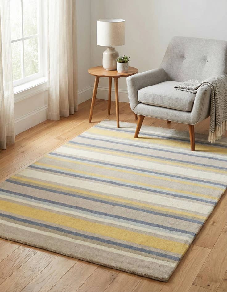 Detail image of 4' x 5' 8 Luna Wool Rug