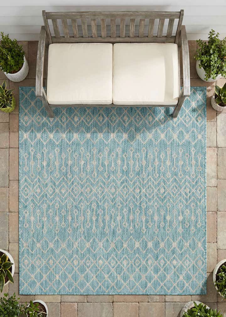 5' 3 x 5' 3 Easy-Clean Trellis Indoor / Outdoor Square Rug