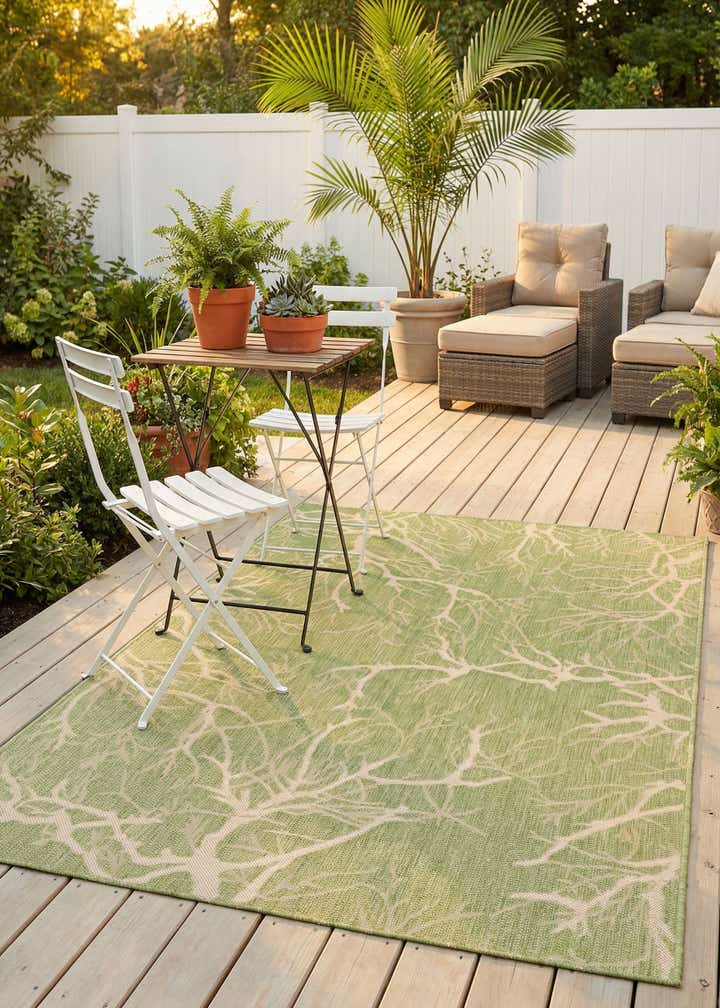 5' x 8' Easy-Clean Botanical Indoor / Outdoor Rug