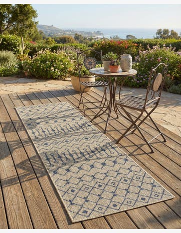 Easy-Clean Trellis Indoor / Outdoor Runner Rug