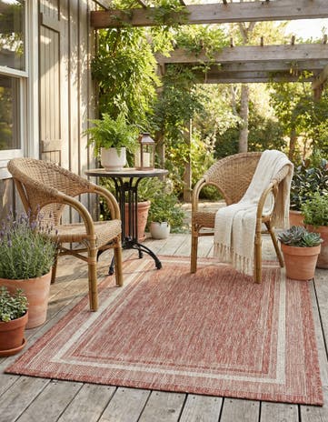 3' 1 x 5' 3 Easy-Clean Border Indoor / Outdoor Rug