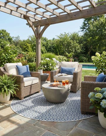 Blue Easy-Clean Jill Zarin Indoor / Outdoor Round Rug