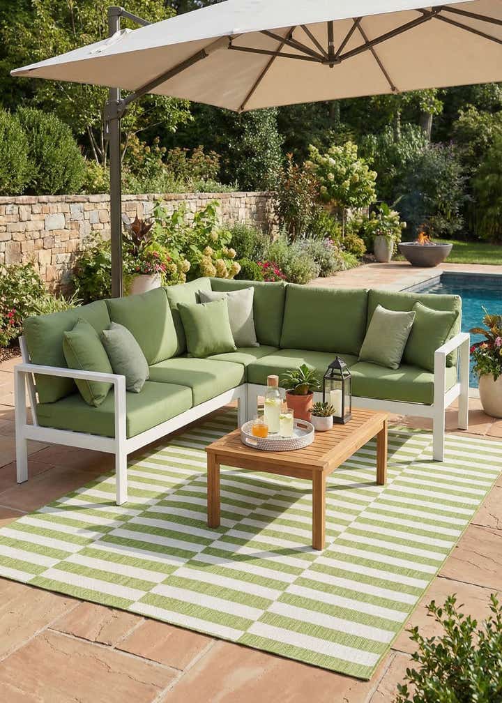 7' x 10' Easy-Clean Striped Indoor / Outdoor Rug