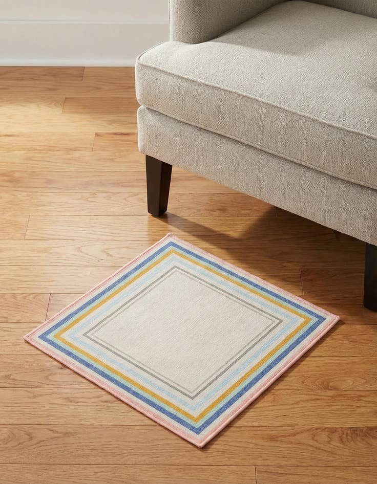 Detail image of 1' 4 x 1' 4 Lotus Sample Rug