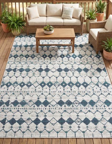 7' 10 x 10' Easy-Clean Lattice Indoor / Outdoor Rug