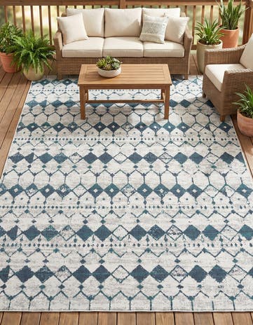 7' 10 x 10' Easy-Clean Lattice Indoor / Outdoor Rug