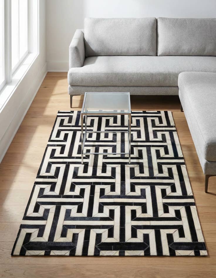 Detail image of 4' 1 x 6' 1 Cowhide - Patchwork Rug