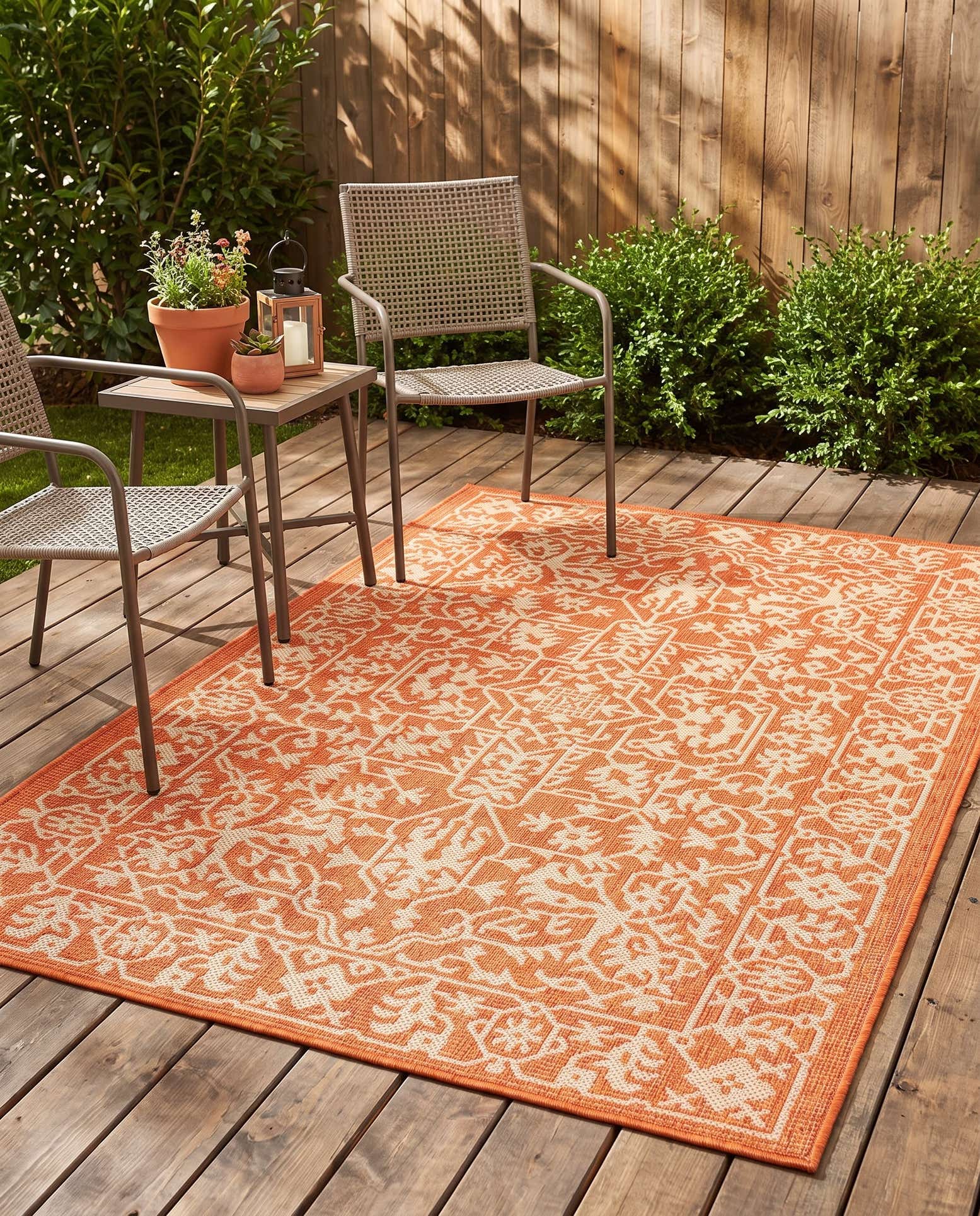 3' 3 x 5' 3 Easy-Clean Botanical Indoor / Outdoor Rug