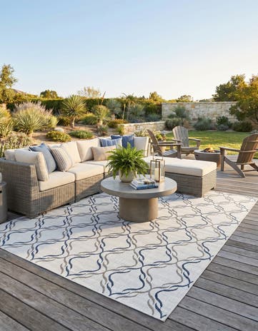 Ivory Easy-Clean Lattice Indoor / Outdoor Rug