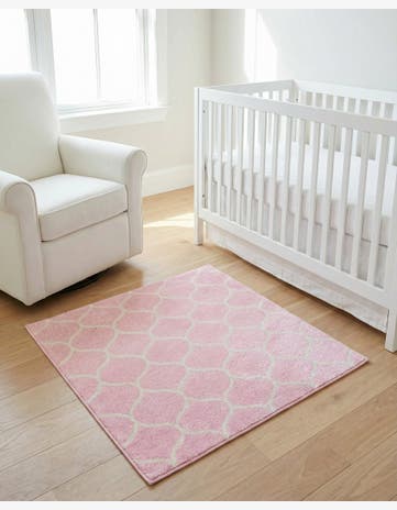 3' x 3' Lattice Frieze Square Rug