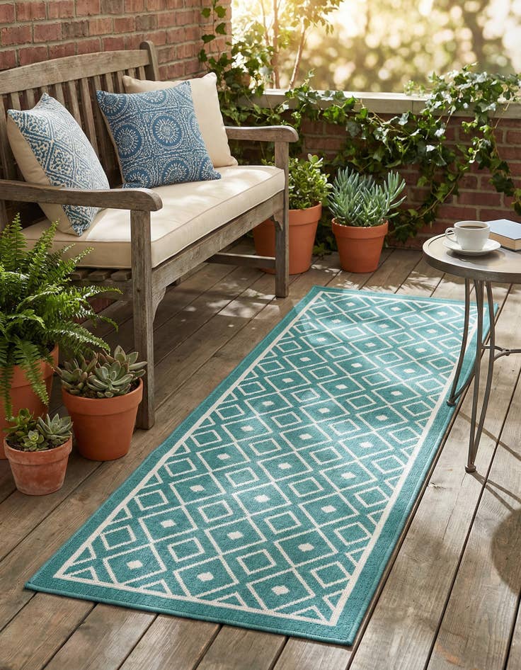 Detail image of 2' x 6' Washable Lattice Indoor / Outdoor Runner Rug