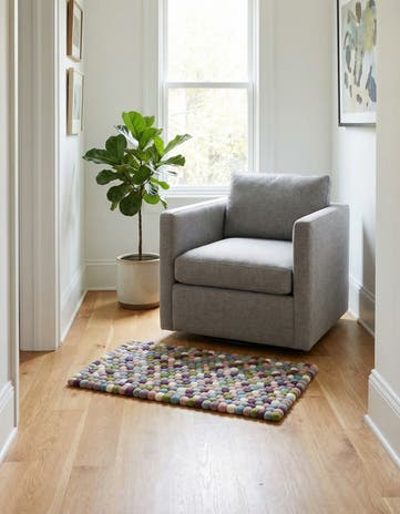2' x 3' 1 Felt Ball Wool Rug