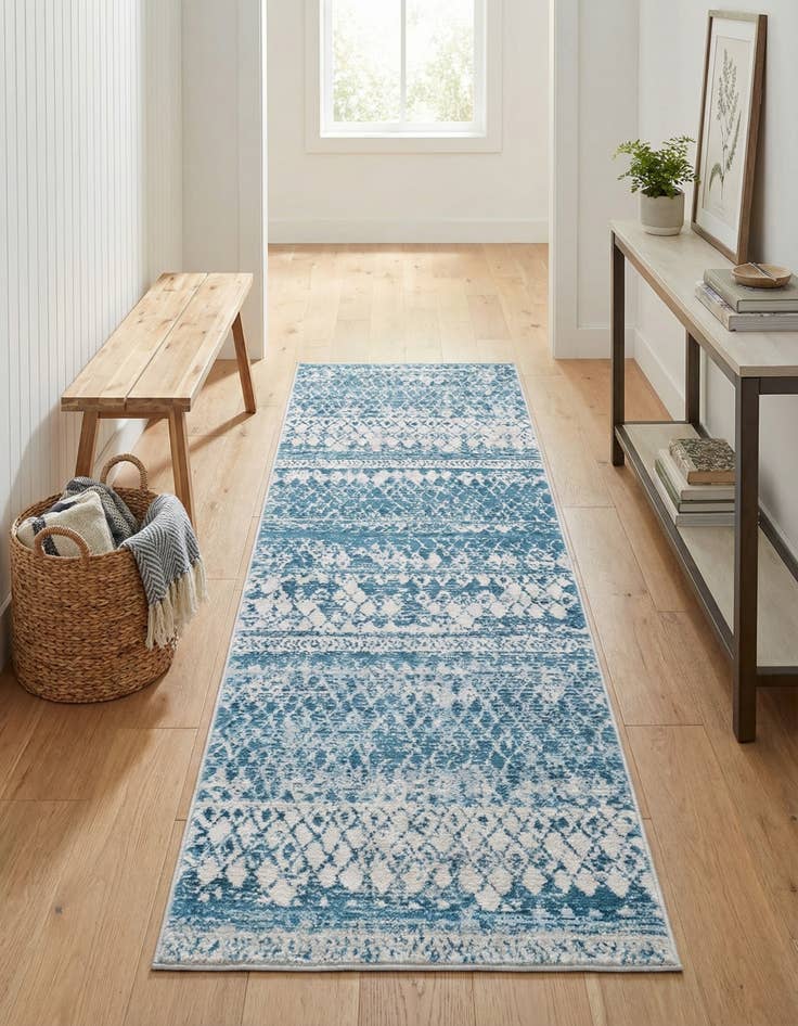 Detail image of 2' 2 x 6' Leipzig Runner Rug