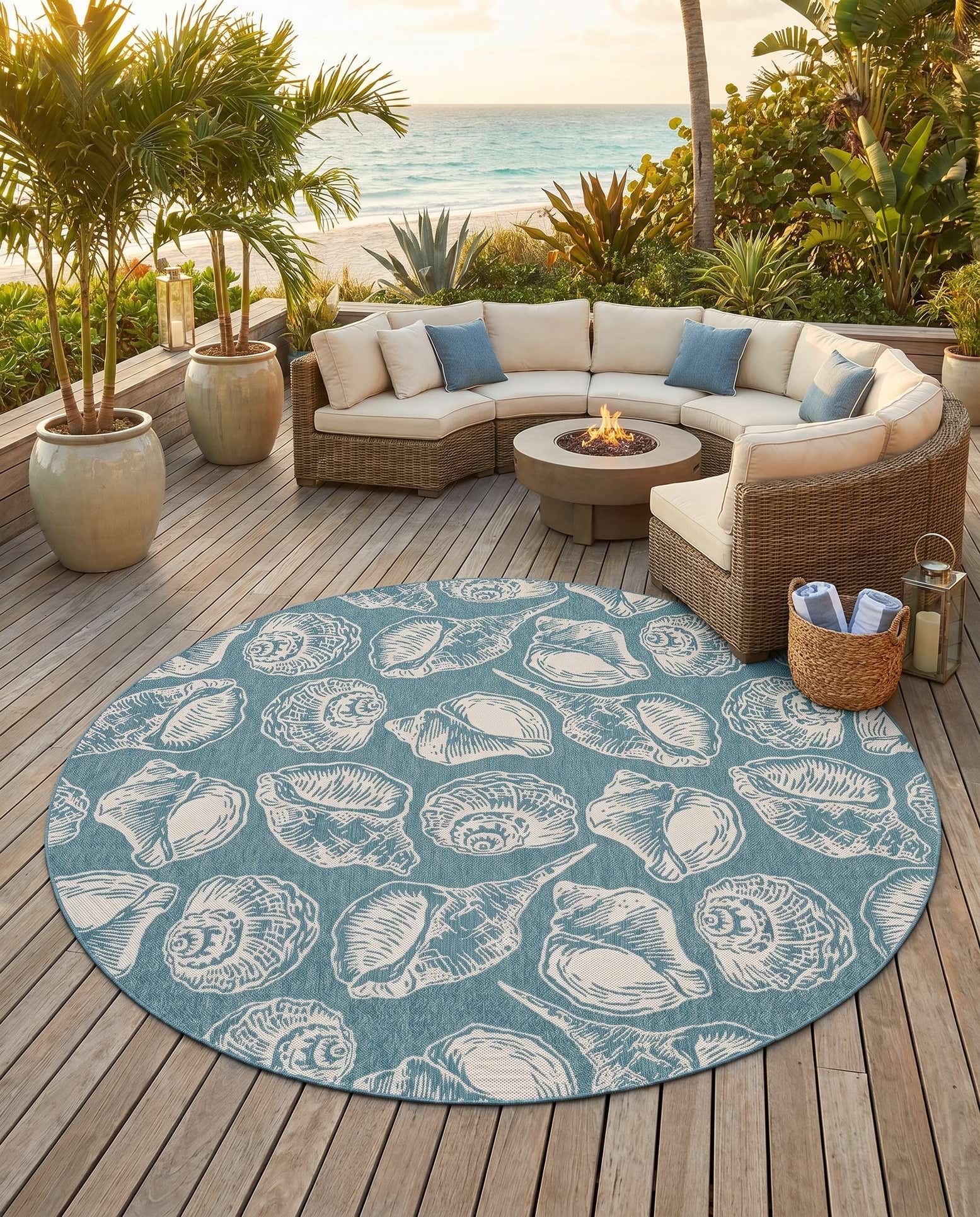 12' x 12' Easy-Clean Coastal Indoor / Outdoor Round Rug