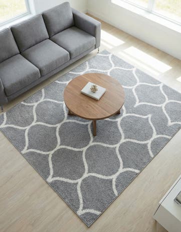 7' 10 x 7' 10 Lattice Frieze Square Rug
