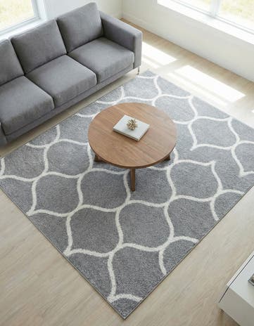 7' 10 x 7' 10 Lattice Frieze Square Rug