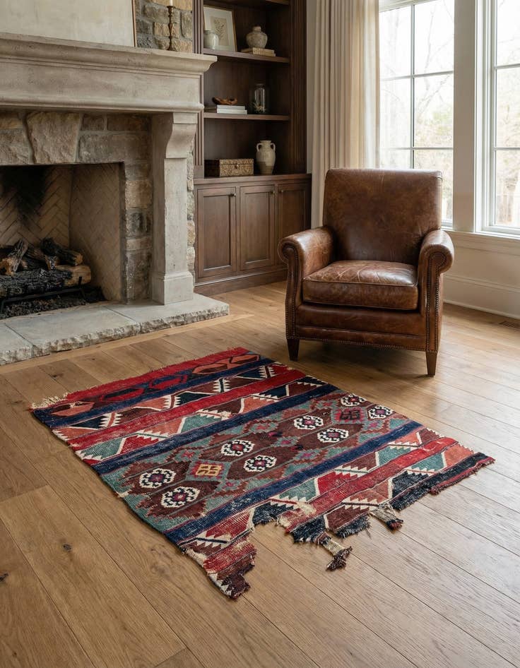 Detail image of 3' 3 x 4' 11 Kelim Rug