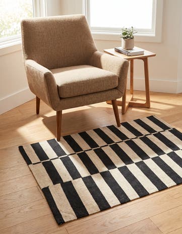 2' 9 x 3' 10 Hand Woven Kilim Modern Wool Rug