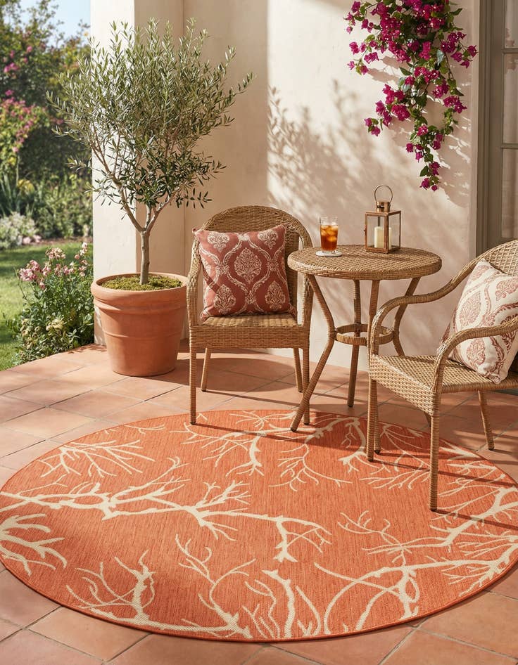 Detail image of 6' x 6'  Washable Botanical Indoor / Outdoor Round Rug