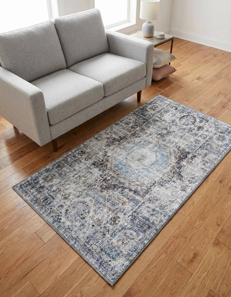 Detail image of 3' 3 x 5' 3 Yara Rug