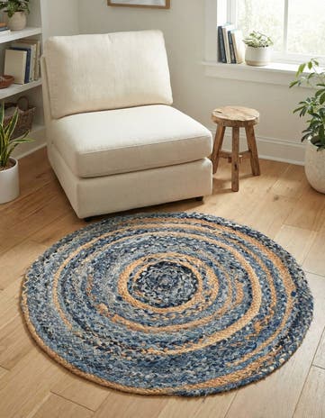 3' 3 x 3' 3 Handmade Braided Chindi Round Rug