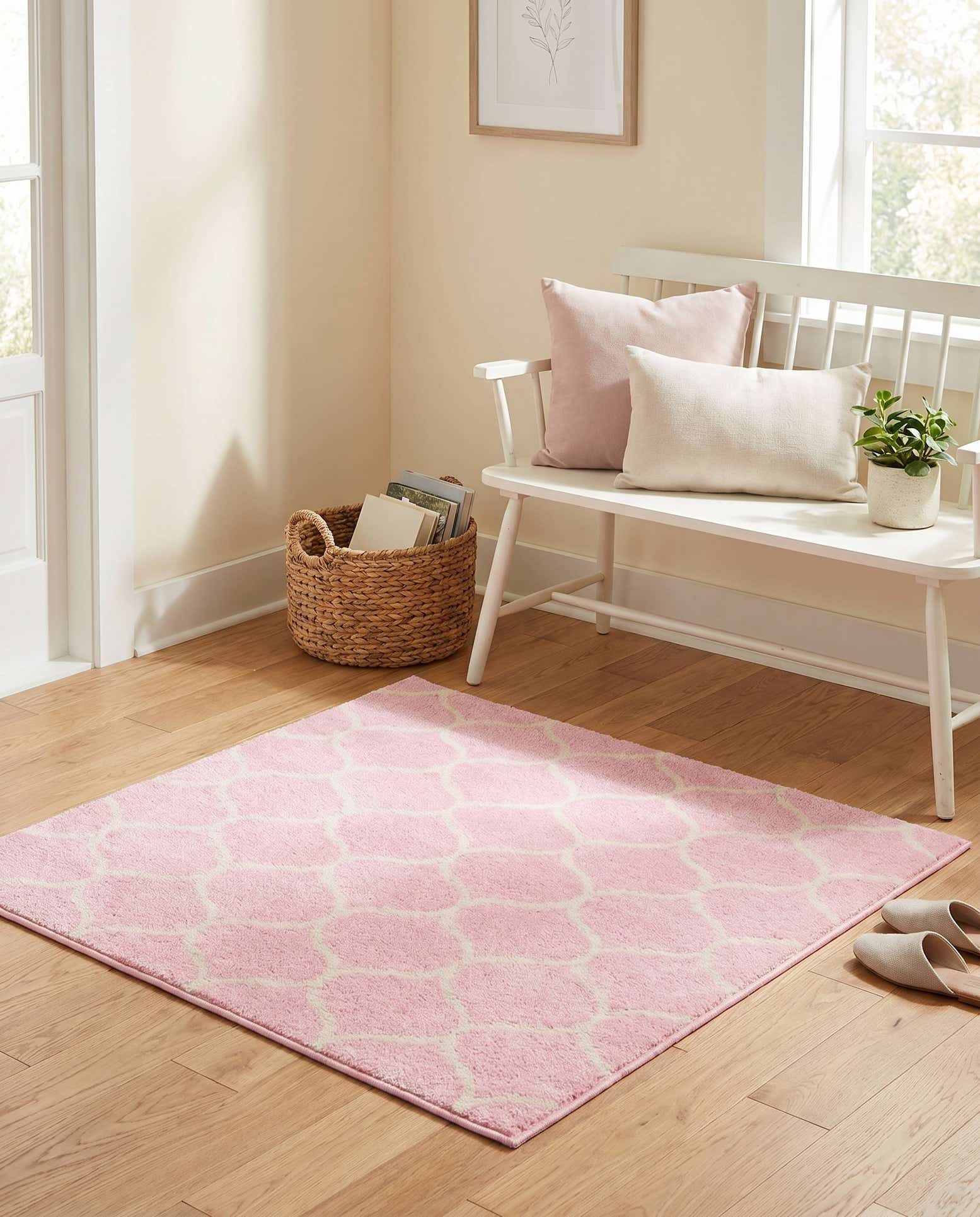 3' x 3' Lattice Frieze Square Rug