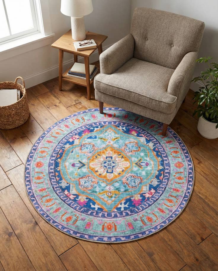 Detail image of 3' 6 x 3' 6 Washable Timeless Round Rug