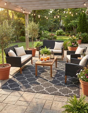 Black Easy-Clean Lattice Indoor / Outdoor Rug